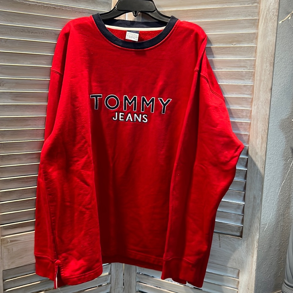 Sweatshirt